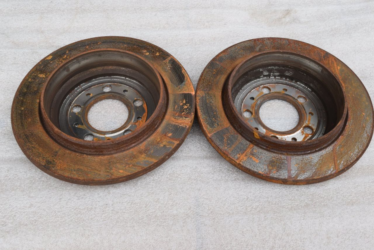 диск тормозной задний Volvo XC70 1 поколение 1999, 2.4 л., Ti, B 5244 T, бензин, АКПП, универсал, полный подключаемый привод - фото №1