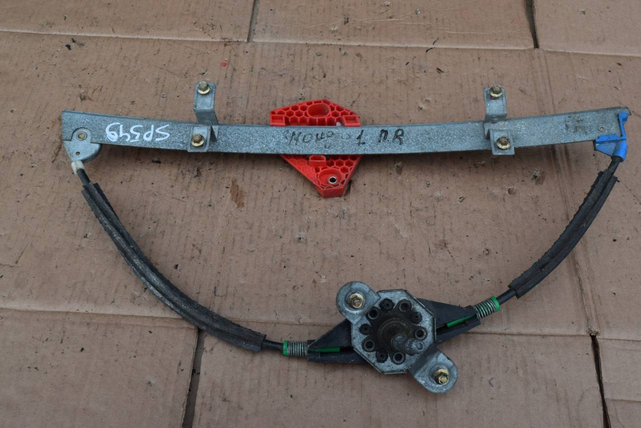 стеклоподъемник передний правый Ford Mondeo 1 поколение 1994, 1.8 л., дизель, МКПП, 93BBF23200AE - фото №1