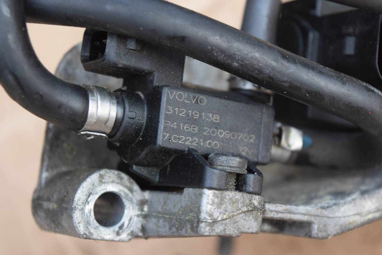 электромагнитный клапан Volvo XC60 1 поколение 2009, 2.4 л., D5, D 5244 T10, дизель, АКПП, полный подключаемый привод, 31219138, 70222100 - фото №1