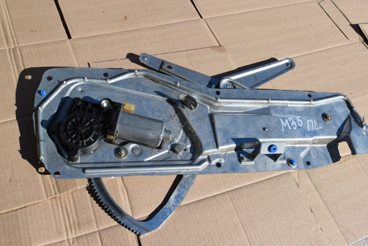 стеклоподъемник электрический передний левый Volvo XC70 1 поколение 1999, 2.4 л., Ti, B 5244 T, бензин, АКПП, универсал, полный подключаемый привод, 9152723 - фото №1