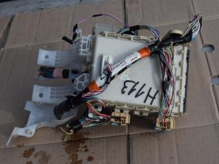 блок предохранителей Toyota Yaris XP9 2008, D-4D, робот, передний привод, 8273052700