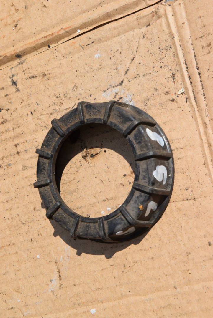 гайка топливного насоса Volkswagen Polo 3 поколение 1998, 1.4 л., бензин - фото №1