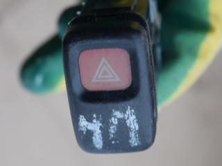 кнопка аварийной сигнализации Mazda 626 GE [рестайлинг] 1996, 2.0 л., бензин