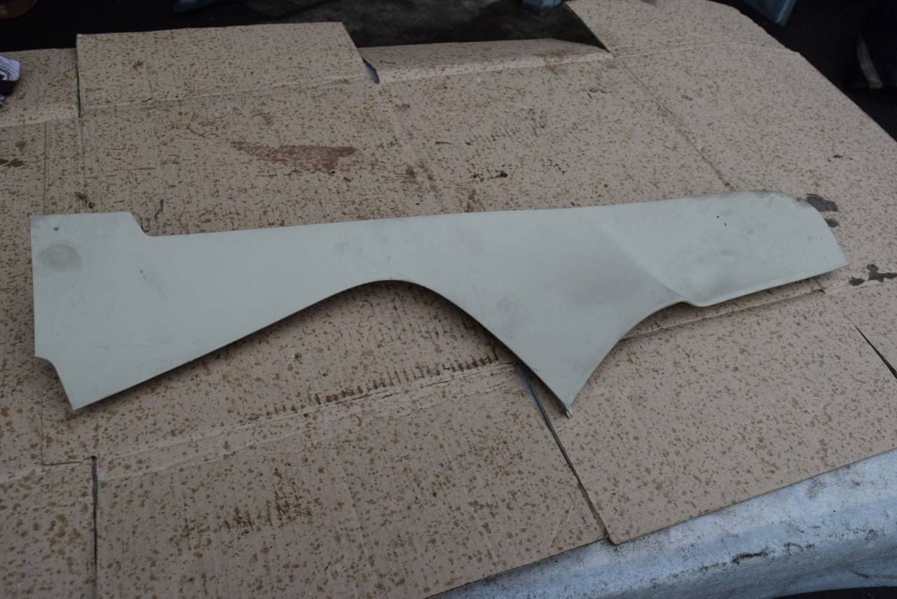 Декоративная накладка центральной консоли Volvo XC60 1 поколение 2009, 2.4 л., D5, D 5244 T10, дизель, АКПП, полный подключаемый привод, 8630280 - фото №1