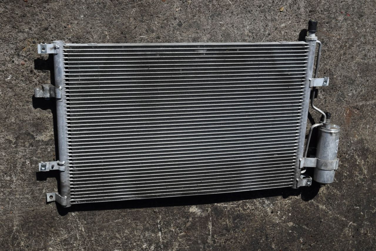 радиатор кондиционера Volvo XC70 2 поколение 2002, 2.4 л., Ti, B 5244 T3, бензин, АКПП, универсал, полный подключаемый привод, 31101053 - фото №1