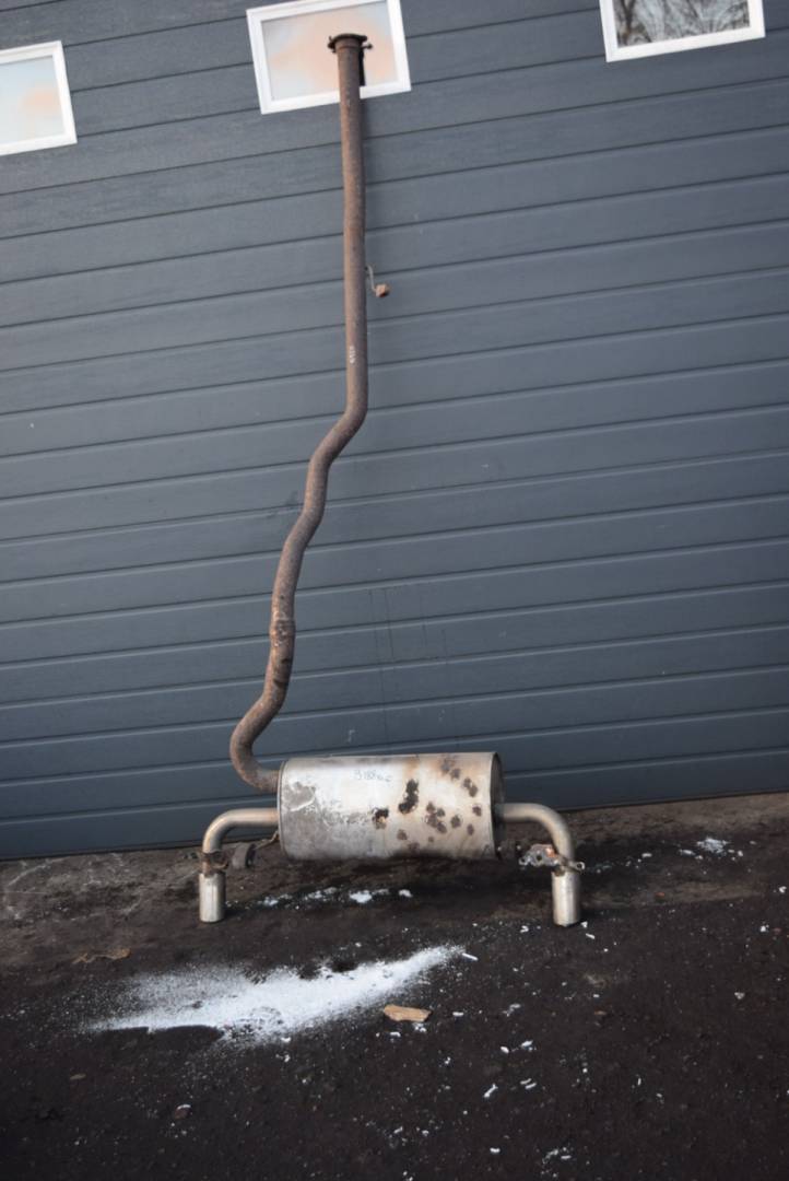 глушитель Volvo XC60 1 поколение 2009, 2.4 л., D5, D 5244 T10, дизель, АКПП, полный подключаемый привод - фото №1