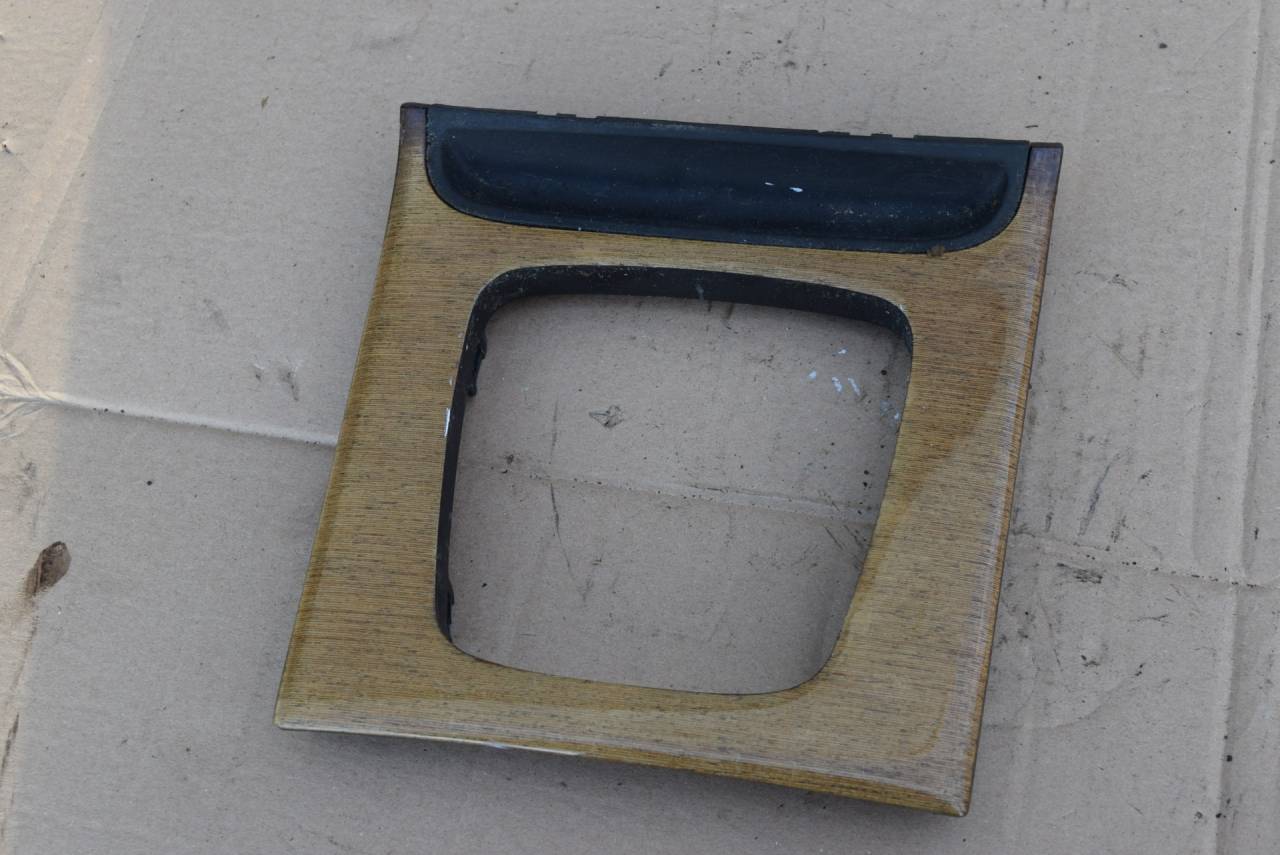 рамка обрамление кулисы Volvo XC90 1 поколение 2005, 2.5 л., Ti, B 5254 T2, бензин, АКПП, полный подключаемый привод - фото №1