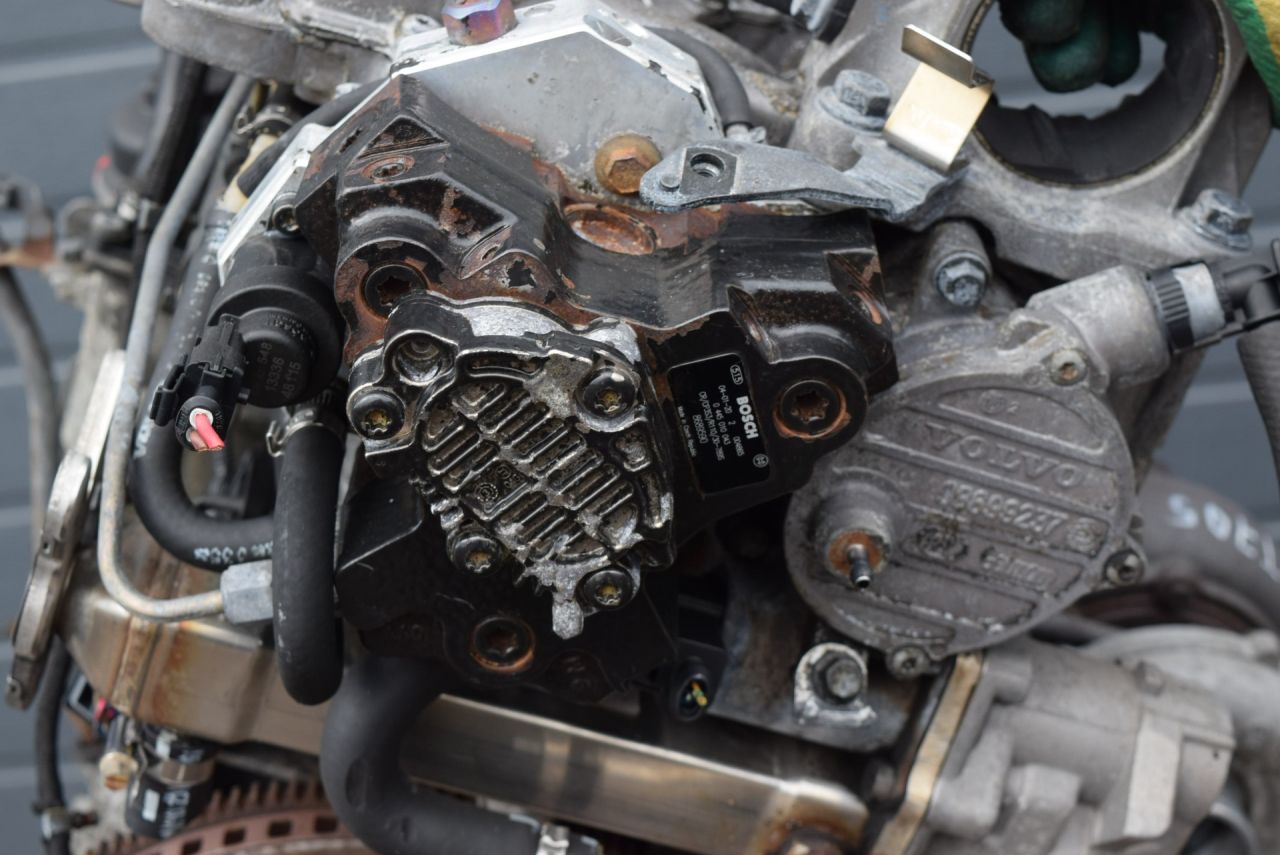 ТНВД Volvo XC70 2 поколение 2004, 2.4 л., D5, D 5244 T, дизель, АКПП, универсал, полный подключаемый привод, 0445010043, 8689590 - фото №1