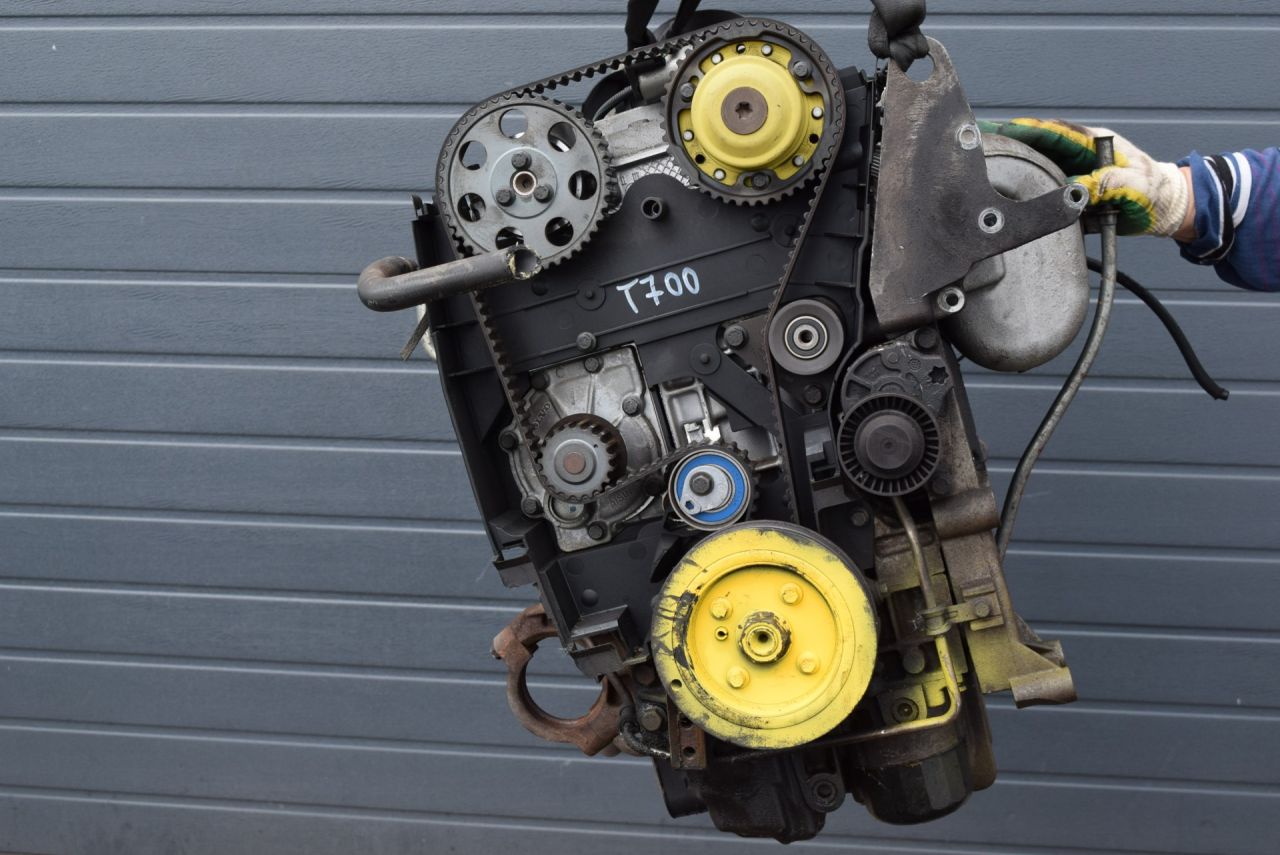 двигатель Volvo V70 2 поколение 2002, 2.4 л., i, B 5244 S, бензин, АКПП, универсал, передний привод, B5244S2, B5244S - фото №1