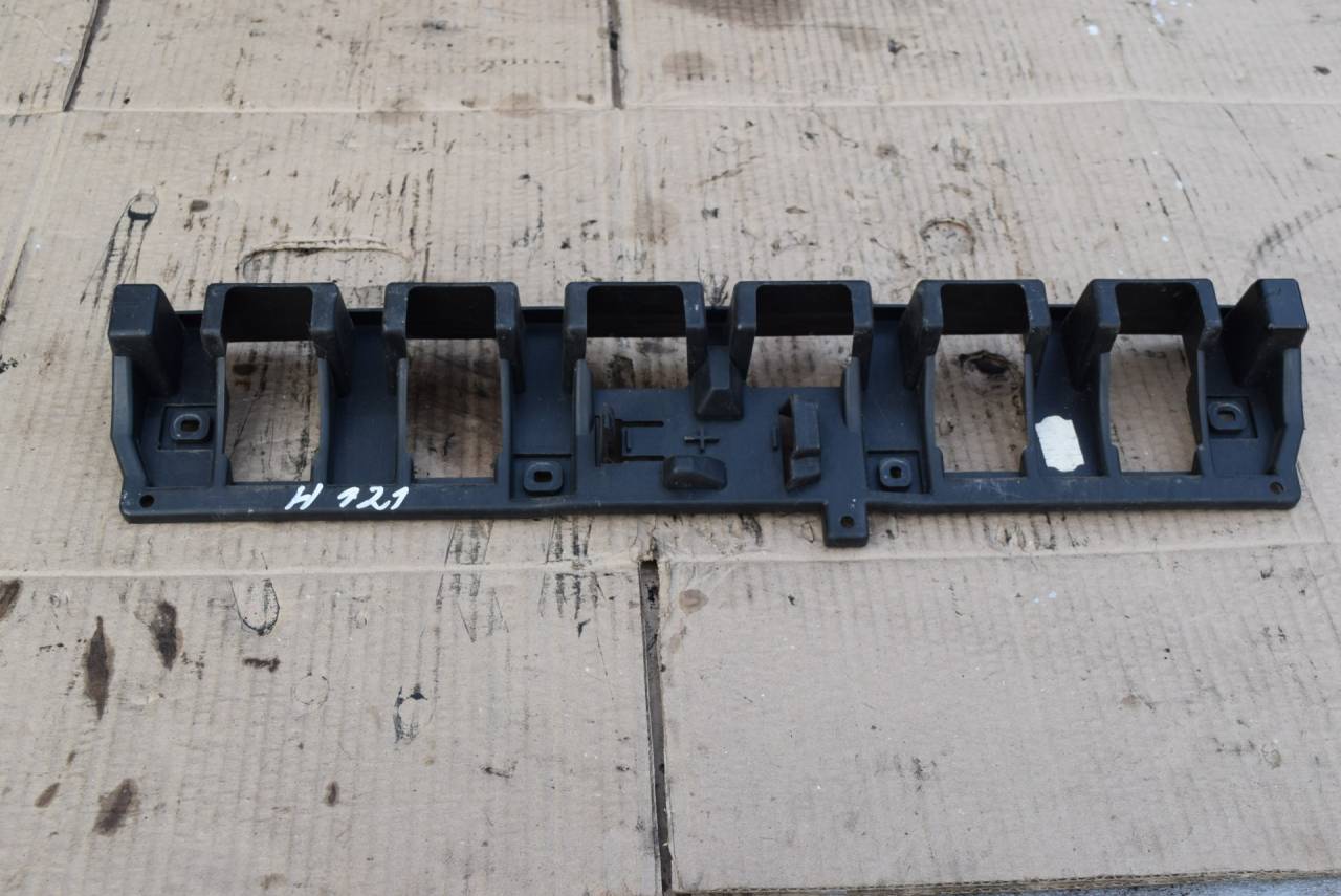 Крепление бампера заднего Volvo C30 1 поколение 2007, 2.5 л., Ti, бензин, МКПП, серый, хетчбэк 3 дв., передний привод, 30657221 - фото №1