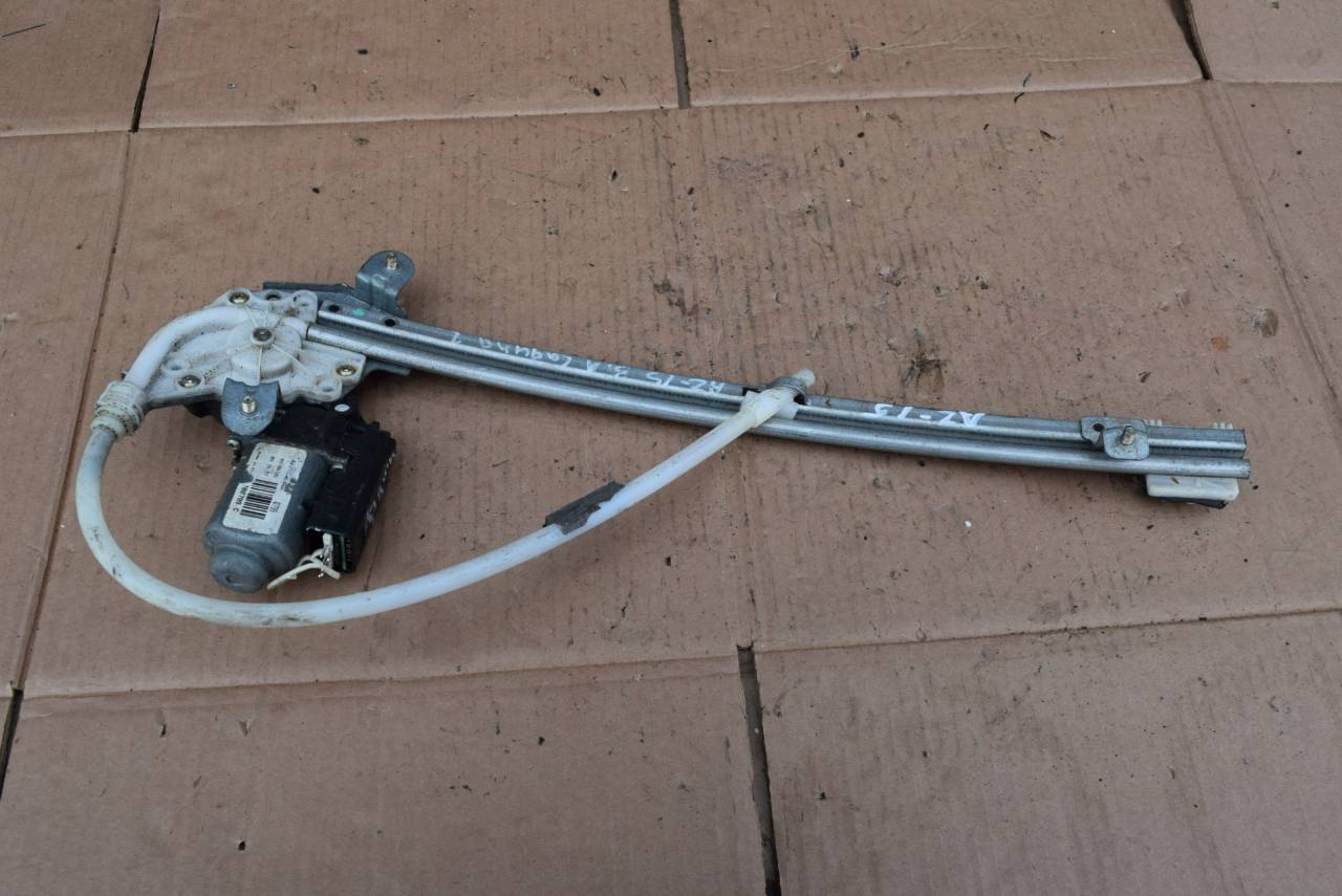 стеклоподъемник электрический задний левый Renault Laguna 2 поколение 2005, 1.9 л., дизель, МКПП, хетчбэк 5 дв., 8200305720 - фото №1