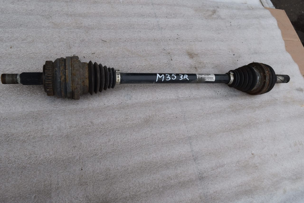 полуось задняя (приводной вал, ШРУС) Volvo XC70 1 поколение 1999, 2.4 л., Ti, B 5244 T, бензин, АКПП, универсал, полный подключаемый привод, P9207804 - фото №1