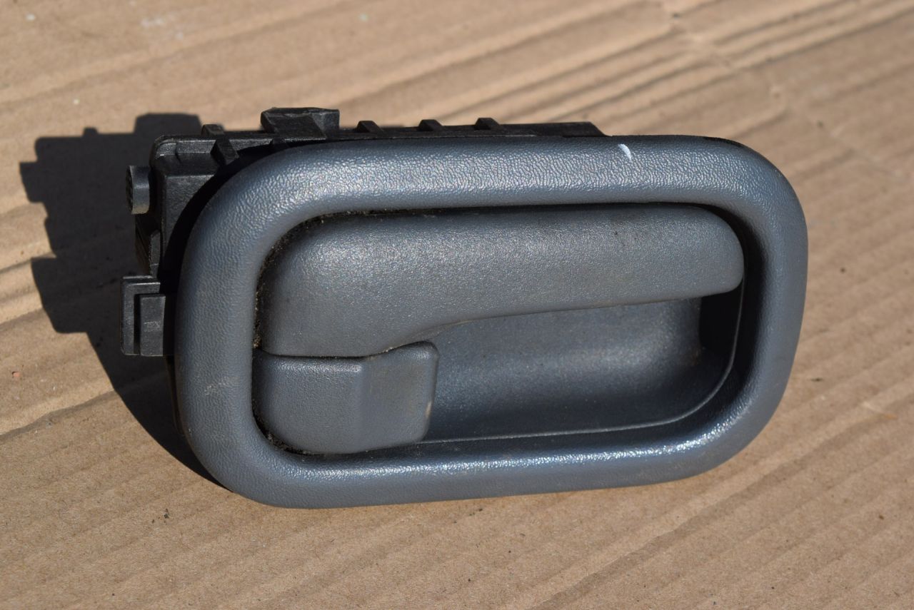 ручка внутренняя задняя правая Nissan Almera Classic B10 2006, 1.6 л., i, QG16DE, бензин, МКПП, седан, передний привод - фото №1