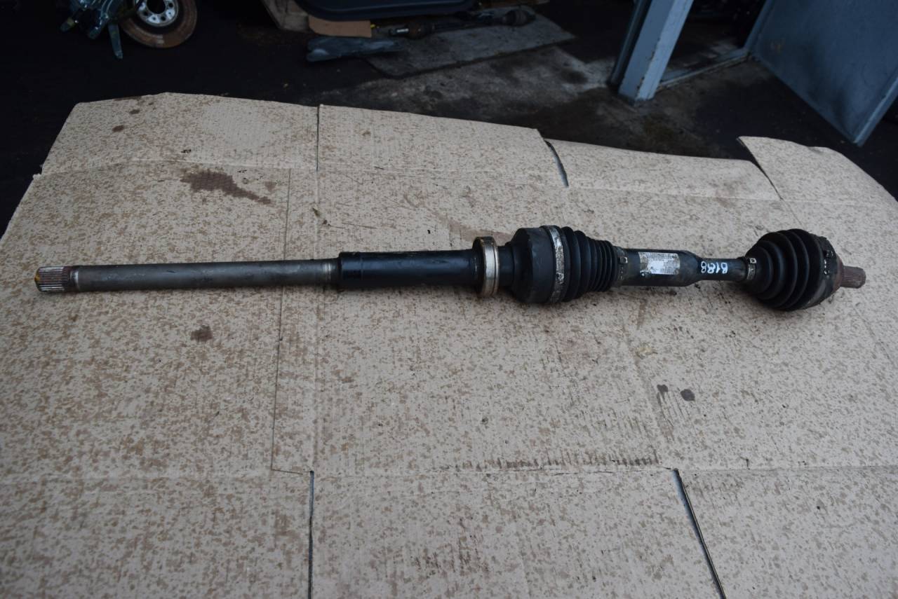 полуось передняя правая (приводной вал, ШРУС) Volvo XC60 1 поколение 2009, 2.4 л., D5, D 5244 T10, дизель, АКПП, полный подключаемый привод, 30783072, P30783072 - фото №1