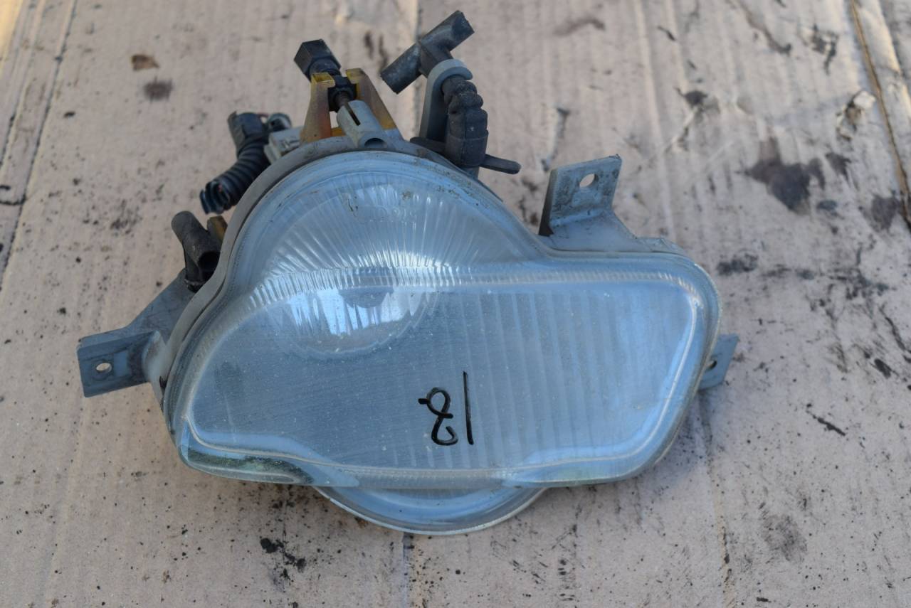 фара противотуманная левая Volvo V70 2 поколение 2003, 2.4 л., Ti, B 5244 T3, бензин, МКПП, универсал, передний привод, 8620228 - фото №1