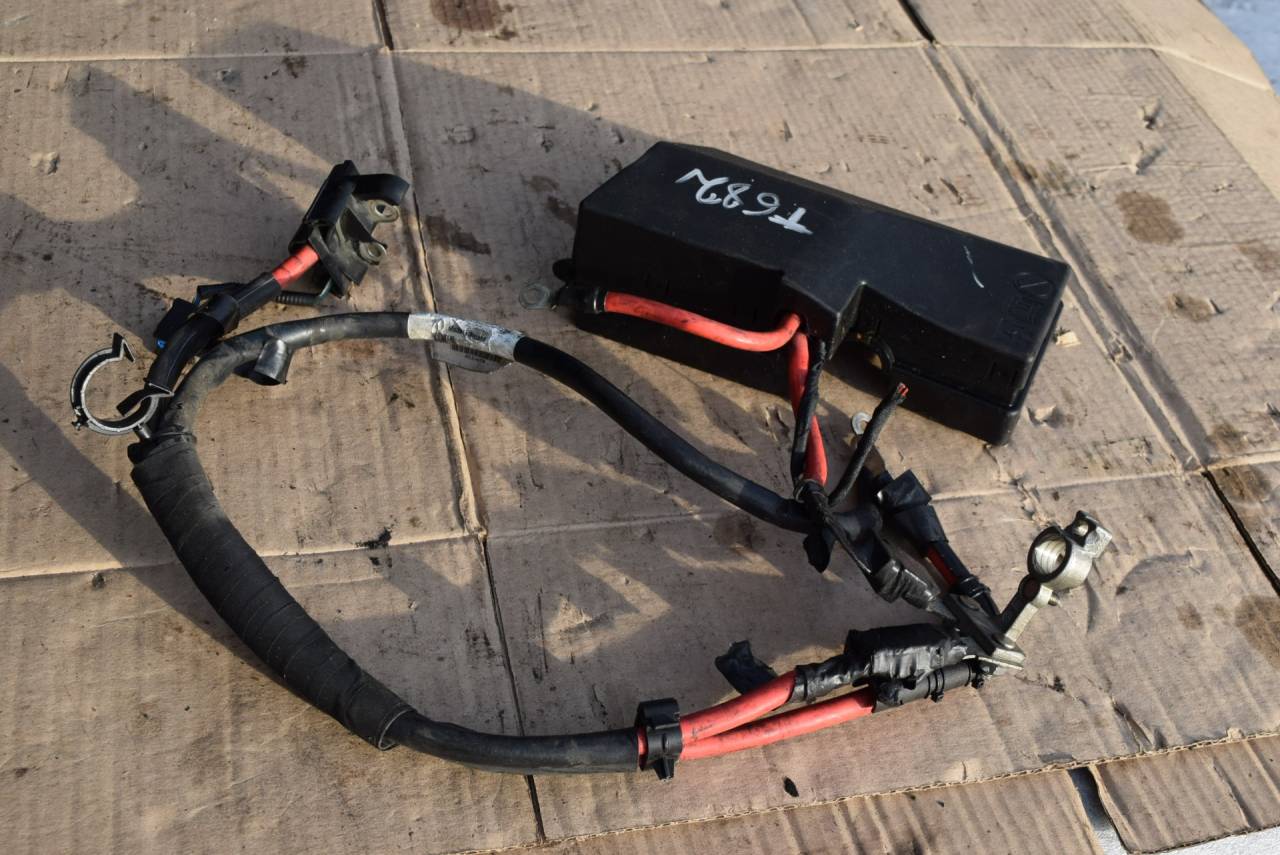 клемма аккумулятора плюс Volvo V40 2 поколение 2013, 1.6 л., Ti, B 4164 T3, бензин, робот, универсал, передний привод, 31314437AF, 31314437 - фото №1