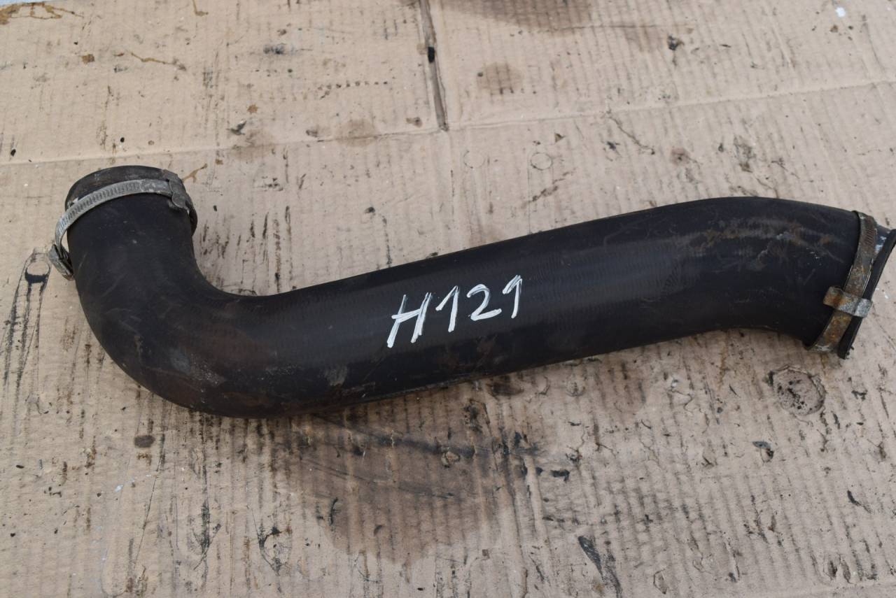 патрубок интеркулера Volvo C30 1 поколение 2007, 2.5 л., Ti, бензин, МКПП, серый, хетчбэк 3 дв., передний привод, 30794304 - фото №1