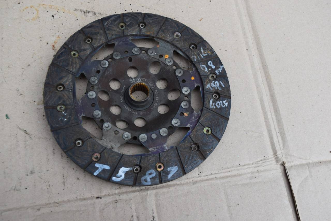 диск сцепления Volkswagen Golf 3 поколение 1996, 1.9 л., TDi, AFN, дизель, МКПП, универсал, 028141035L - фото №1