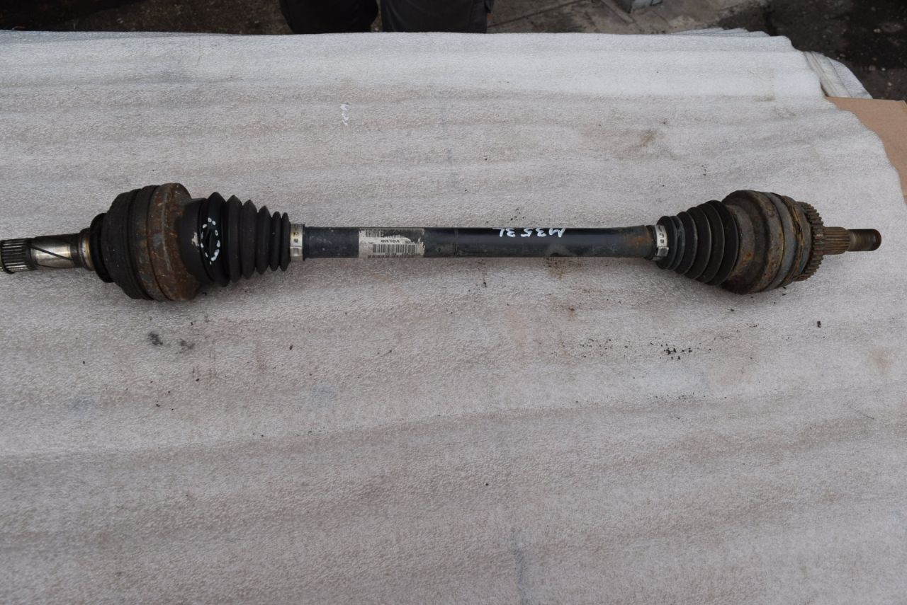 полуось задняя (приводной вал, ШРУС) Volvo XC70 1 поколение 1999, 2.4 л., Ti, B 5244 T, бензин, АКПП, универсал, полный подключаемый привод, P9207804 - фото №1