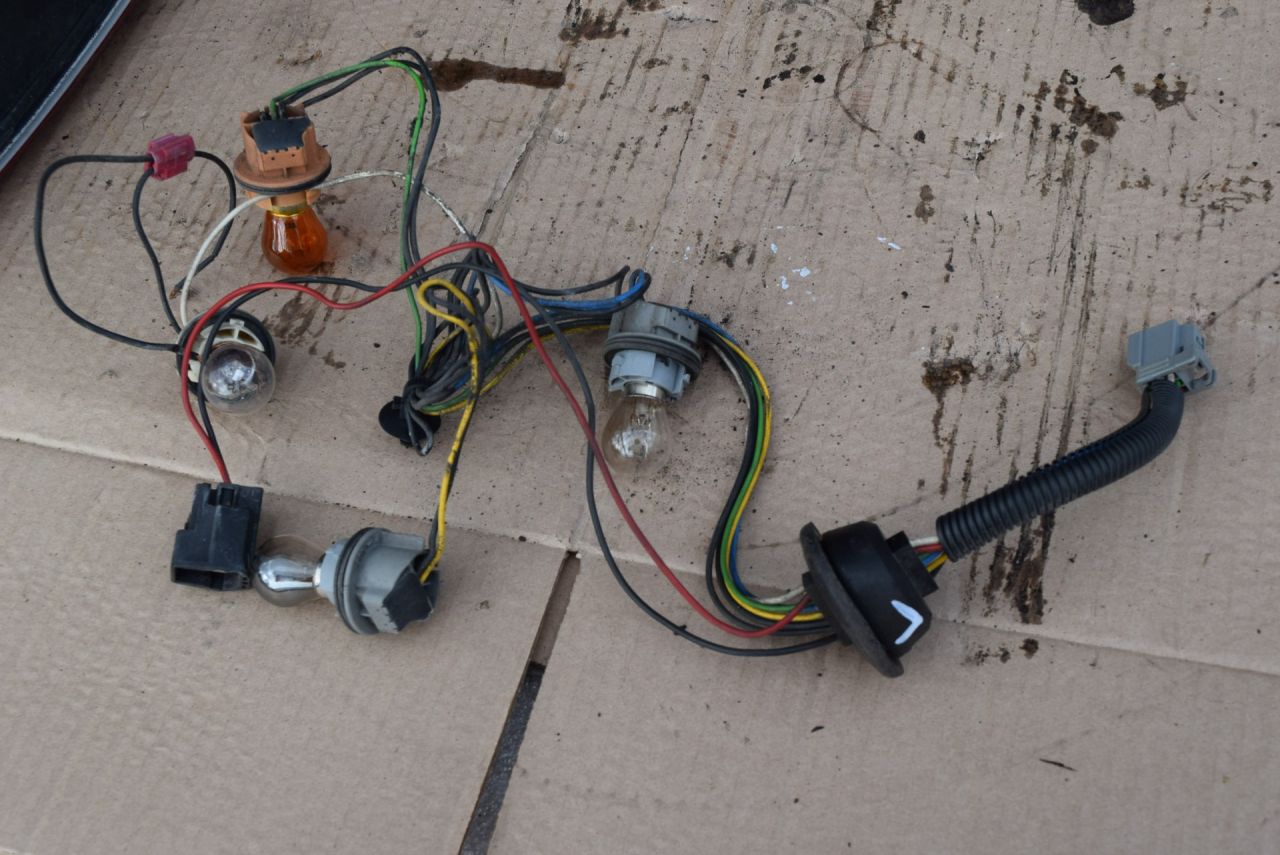 проводка заднего фонаря Volvo XC90 1 поколение 2003, 2.4 л., D 5244 T, дизель, АКПП - фото №1