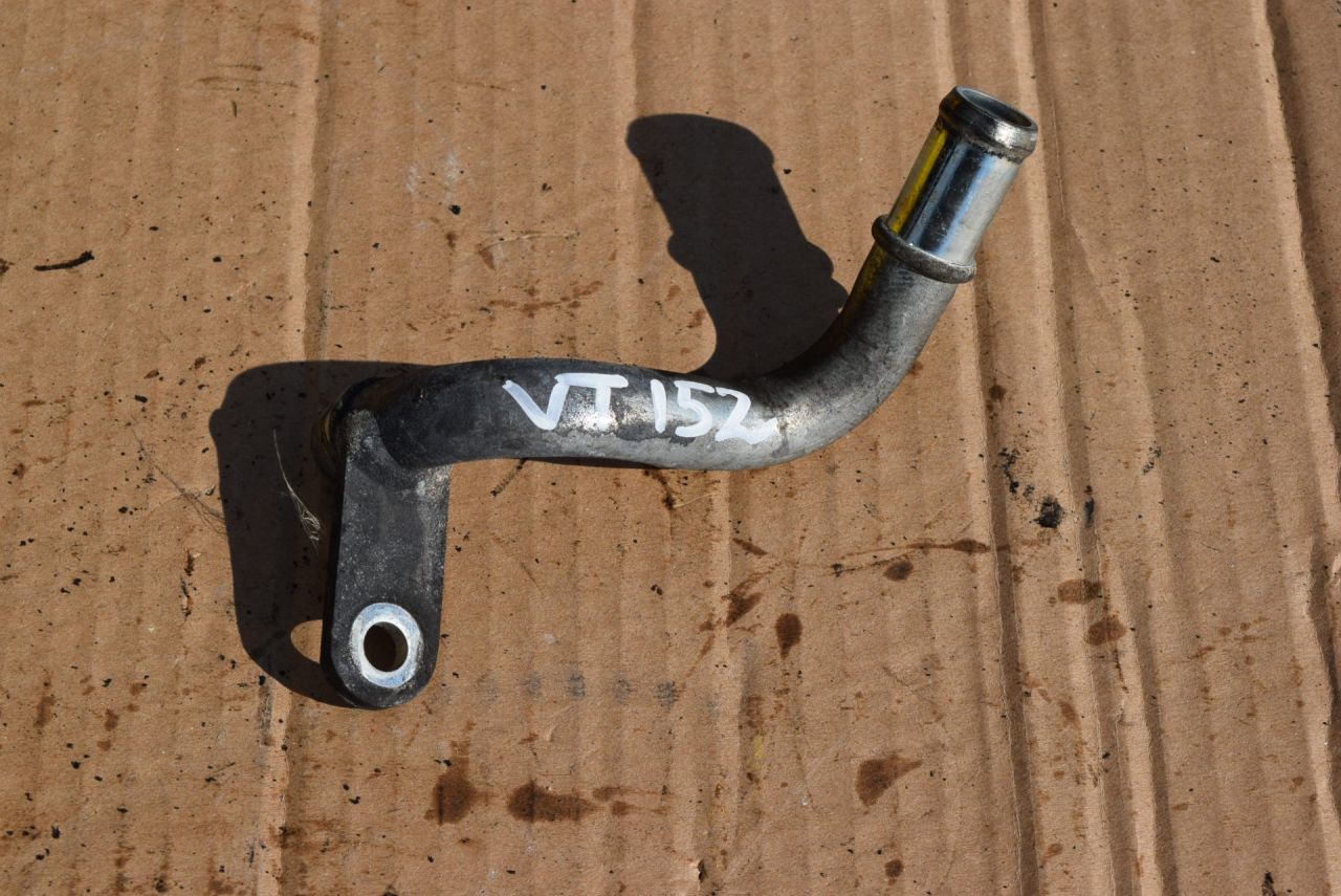 трубка охлаждающей жидкости Volvo V70 2 поколение 2003, 2.4 л., D5, D 5244 T, дизель, АКПП, седан, передний привод - фото №1