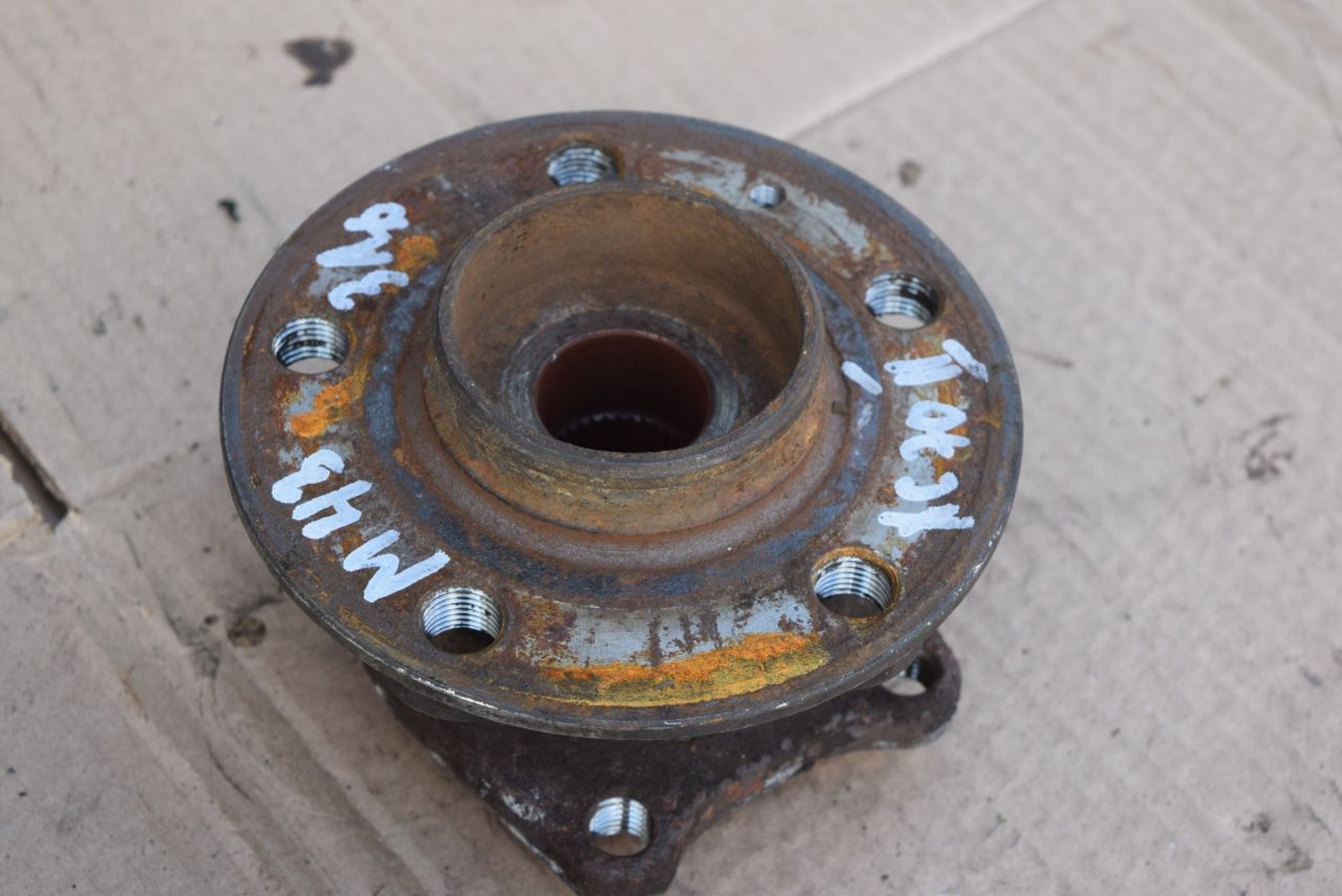 ступица задняя Volvo XC70 2 поколение 2002, 2.4 л., Ti, B 5244 T3, бензин, АКПП, универсал, полный подключаемый привод, 31340690 - фото №1