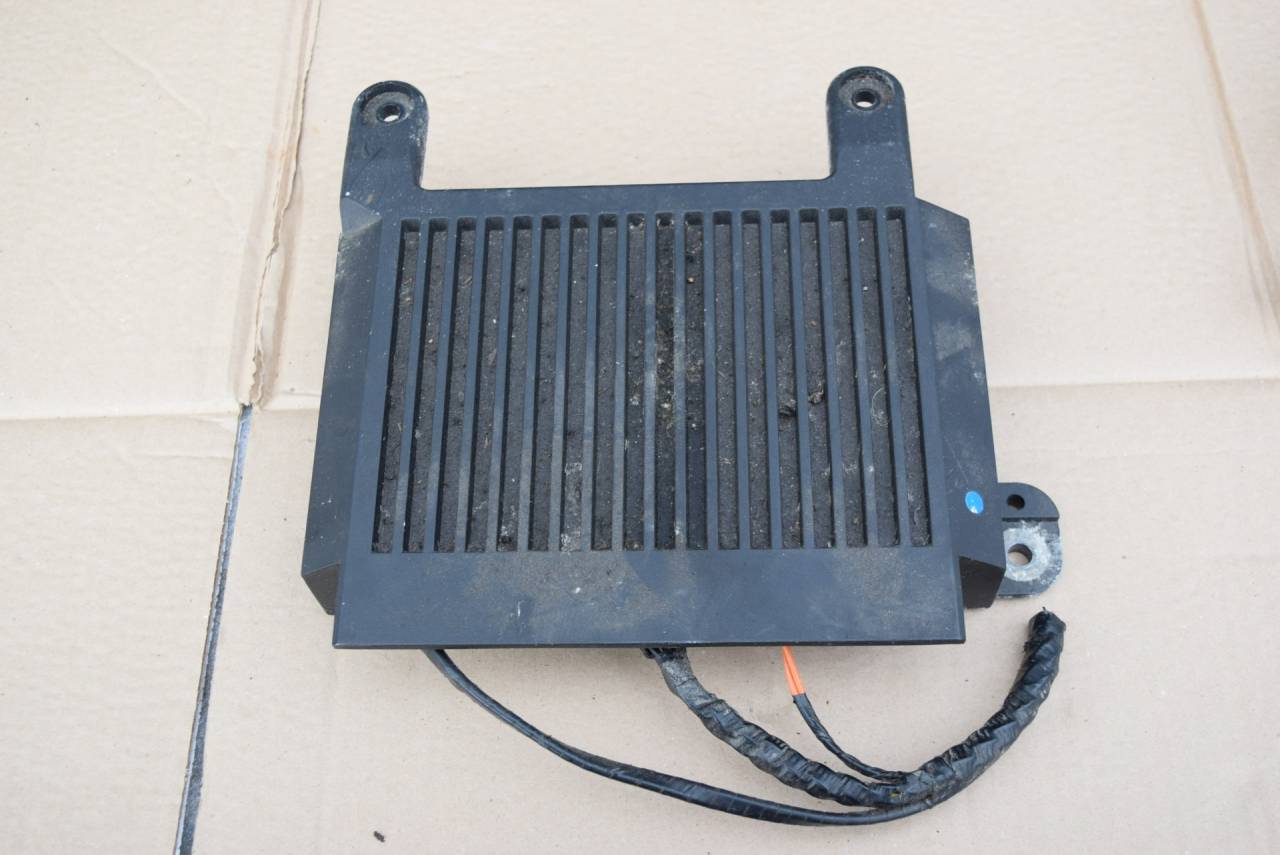 усилитель музыкальный Volvo XC60 1 поколение 2009, 2.4 л., D5, D 5244 T10, дизель, АКПП, полный подключаемый привод, 31310010, 31282144 - фото №1