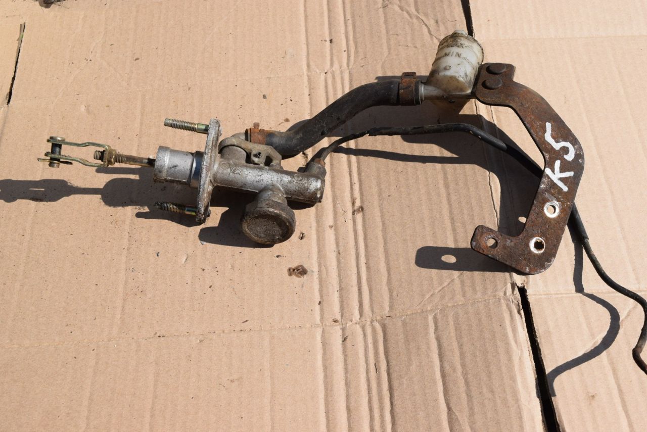 цилиндр сцепления главный Nissan Almera Classic B10 2006, 1.6 л., i, QG16DE, бензин, МКПП, седан, передний привод, 3061095F0A - фото №1