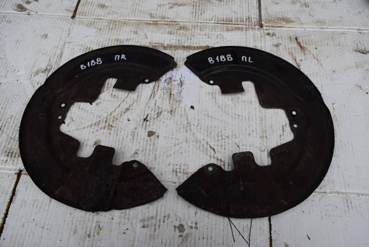 защитный кожух тормозного механизма Volvo XC60 1 поколение 2009, 2.4 л., D5, D 5244 T10, дизель, АКПП, полный подключаемый привод - фото №1