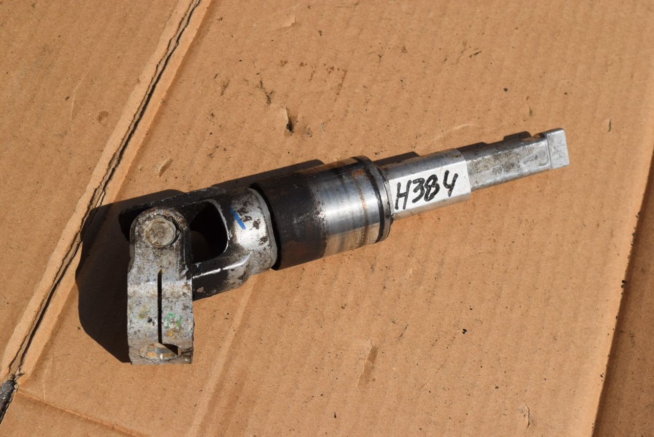 рулевой карданчик Volvo XC70 2 поколение 2002, 2.5 л., Ti, B 5254 T2, бензин, МКПП, универсал, полный подключаемый привод, 30741950 - фото №1