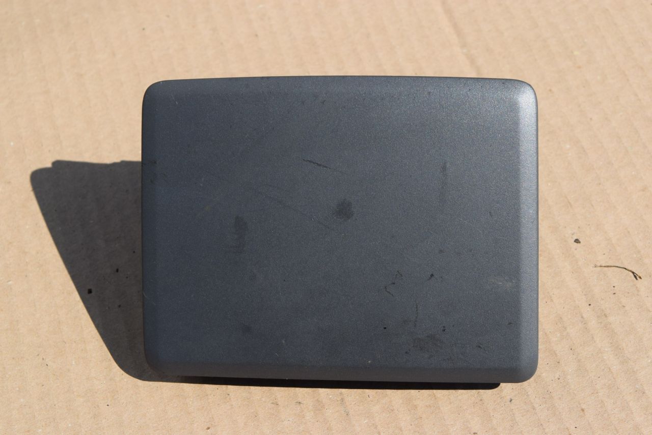 пластик Volvo XC70 2 поколение 2002, 2.5 л., Ti, B 5254 T2, бензин, МКПП, универсал, полный подключаемый привод, 9204275 - фото №1