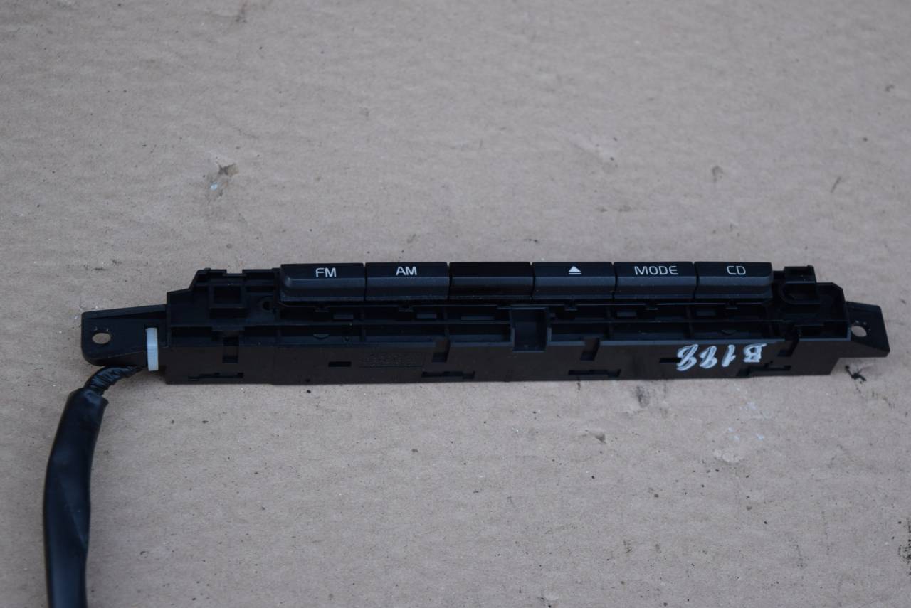 панель управления магнитолой Volvo XC60 1 поколение 2009, 2.4 л., D5, D 5244 T10, дизель, АКПП, полный подключаемый привод, 31300019 - фото №1