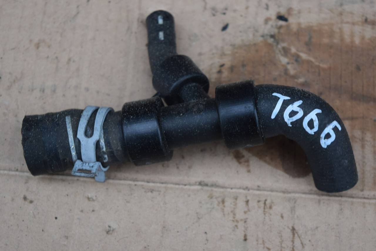 фланец (тройник) системы охлаждения Volvo S60 2 поколение 2012, 1.6 л., Ti, B 4164 T3, бензин, АКПП, седан, передний привод - фото №1