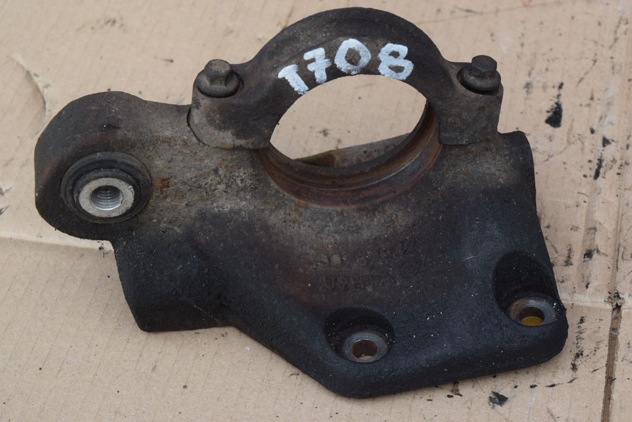 кронштейн полуоси Volvo V70 3 поколение 2008, 2.4 л., D5, D 5244 T5, дизель, АКПП, универсал, передний привод, 30787842 - фото №1