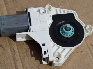 моторчик стеклоподъемника передний правый Audi Q5 8R [рестайлинг] 2013, 2.0 л., TFSI, CNCD, бензин, АКПП, полный подключаемый привод, 8K0959802B