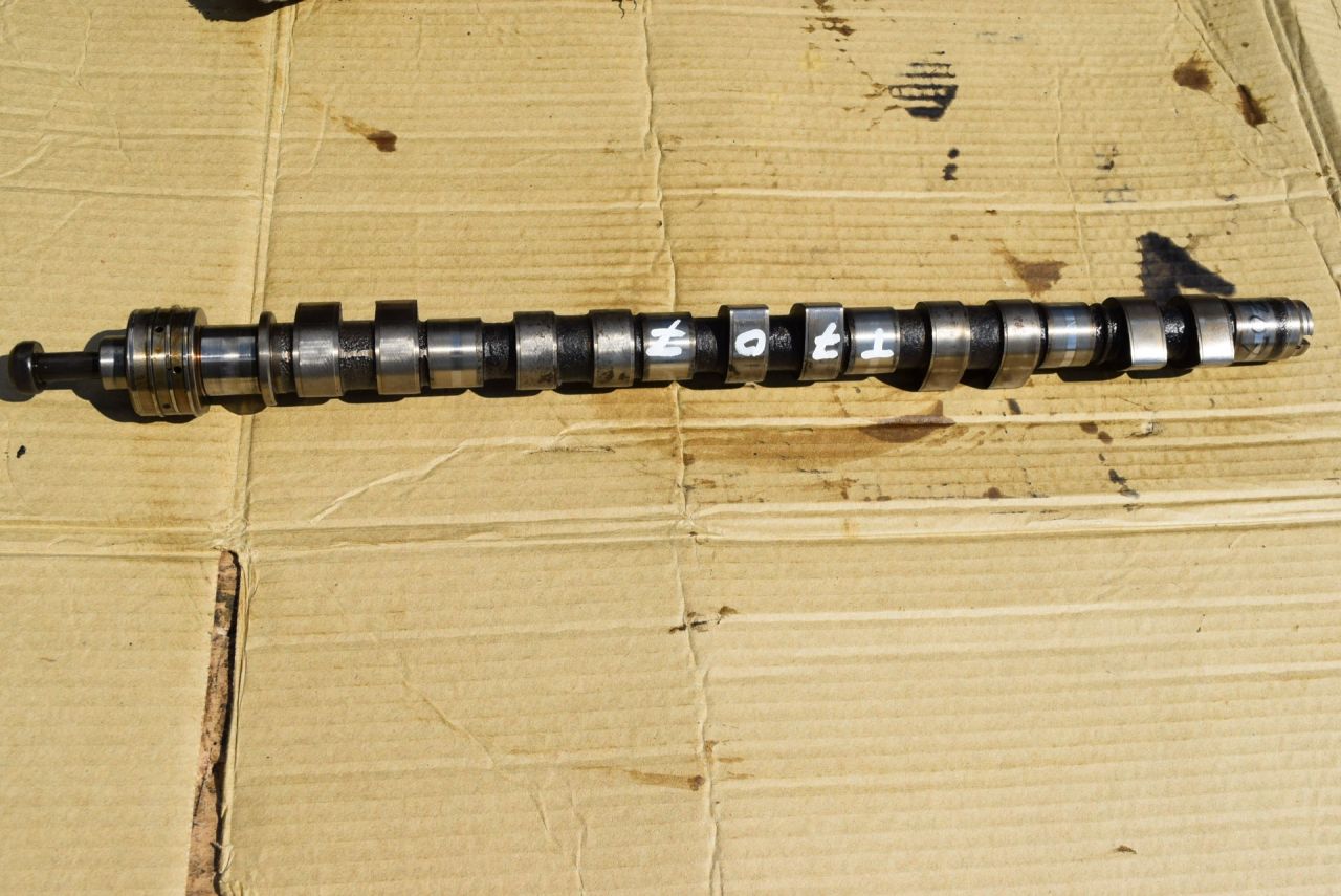 распредвал Volvo XC90 1 поколение 2005, 2.5 л., B 5254 T2, бензин, АКПП, 8670354, 0008670354 - фото №1