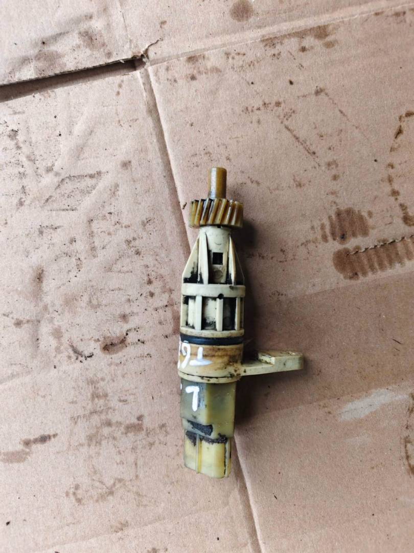 датчик скорости Land Rover Freelander 1 поколение 1999, 2.0 л., 20T2N, дизель, МКПП, AMR5672 - фото №1