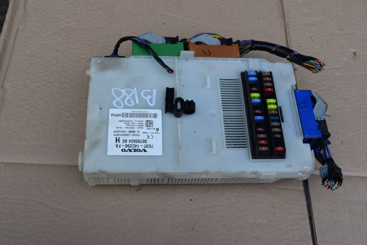 блок комфорта Volvo XC60 1 поколение 2009, 2.4 л., D5, D 5244 T10, дизель, АКПП, полный подключаемый привод, 30765624AE, 7G9T14C256FA, 30765624 - фото №1