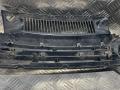 решетка радиатора Volkswagen Golf 6 поколение 2010, 2.0 л., CBAA, дизель, 6МКПП, хетчбэк 5 дв. - фото №7