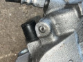 суппорт передний правый Renault Megane 2 поколение 2006, 1.6 л., K4M 812, бензин, 5МКПП, черный, купе - фото №3