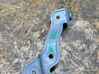 крепление ( кронштейн ) крыла BMW M4 G82/G83 G82 2022, 3.0 л., S58B30A, бензин, АКПП, c4p (brooklyn grey metallic), купе, полный привод, правый руль, 7486806