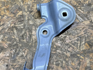 крепление ( кронштейн ) крыла BMW M4 G82/G83 G82 2022, 3.0 л., S58B30A, бензин, АКПП, c4p (brooklyn grey metallic), купе, полный привод, правый руль, 7486805