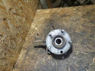 кулак поворотный левый Nissan Almera Tino V10 2003, 2.2 л., дизель