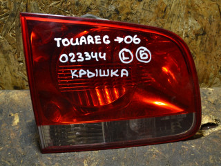 фонарь крышки багажника левый Volkswagen Touareg 1 поколение 2007, 7L6945093H