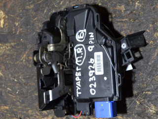 замок двери передней правой Volkswagen Touareg 1 поколение 2007, 3D1837016