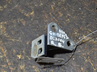 петля двери Volkswagen Golf 5 поколение 2007, 2.0 л., дизель, хетчбэк 5 дв., 1K0831402M
