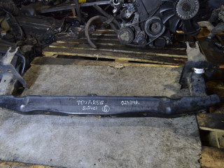 усилитель бампера переднего Volkswagen Touareg 1 поколение 2004, 2.5 л., дизель