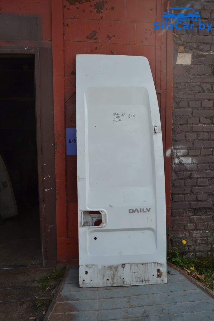 дверь задняя распашная правая IVECO Daily 4 поколение 2011 - фото №1