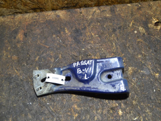 крепление ( кронштейн ) крыла Volkswagen Passat B6 2007, 3C0821141