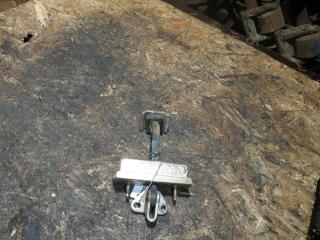 ограничитель открывания двери Chrysler Voyager 4 поколение [рестайлинг] 2005